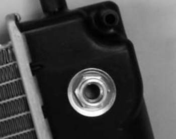 Rareelectrical - New Radiator Assembly Compatible With Chevy 03-07 Corvette Ssr 5.3L 6.0L 5967Cc 325 364 Cid 1886 - Image 8