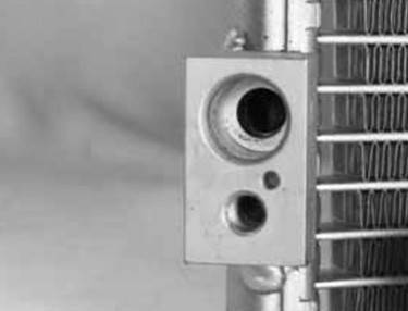 Rareelectrical - New Ac Condenser Compatible With Infiniti 00-01 I30 Pfc Block Fitting P40176 10312 6458 4952 P40176 - Image 9