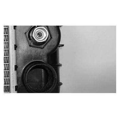 Rareelectrical - New Radiator Compatible With Gmc Audi 1996 1997 1998 By Part Numbers Gm3010254 1791 762405-25968-0 - Image 3