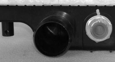 Rareelectrical - New Radiator Assembly Compatible With Ford 03-06 Expedition 4.6L 5.4L V8 281 330 Cid Cu2609 2921 - Image 3