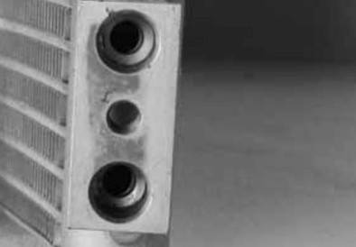 Rareelectrical - New Ac Condenser Compatible With Chrysler 05-06 Sebring Sedan 5143537Ab P40473 Cf20021 Ch3030222 - Image 4