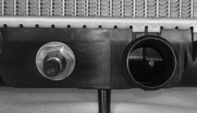 Rareelectrical - New Radiator Assembly Compatible With Nissan 00-04 Frontier Xterra 2.4L 3.3L L4 V6 3275Cc 2389Cc - Image 4