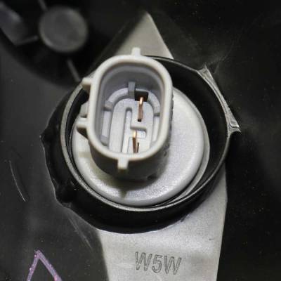 Rareelectrical - Headlight Compatible With 2016-2017 Toyota Tacoma 2.7L 3.5L I4 Right Passenger Side Halogen - Image 7