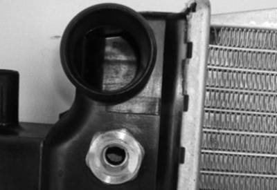 Rareelectrical - New Radiator Assembly Compatible With Ford 96-07 Taurus 3.0L3.4L V6v8 182 207 Cid 8011830 1830 - Image 3