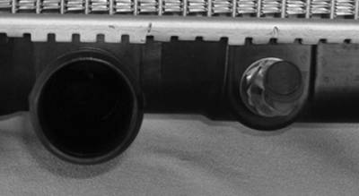 Rareelectrical - New Radiator Assembly Compatible With Toyota 01-03 Highlander 3.0L V6 2995Cc W/ Automatic Trans 2822 - Image 2