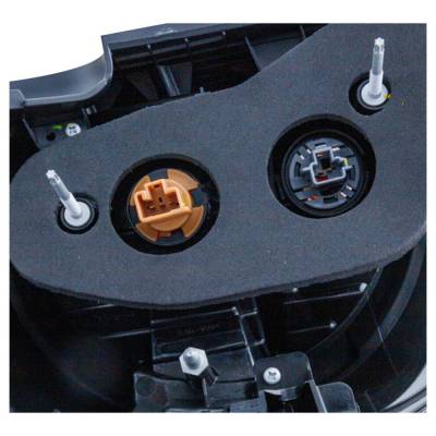 Rareelectrical - Halogen Tail Light Assembly Left Driver Side Outer Compatible With 2018-2022 Toyota Sequoia Limited - Image 3